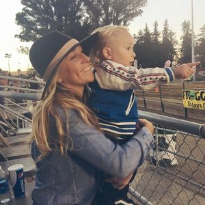 Meet your Posher, Elizabeth